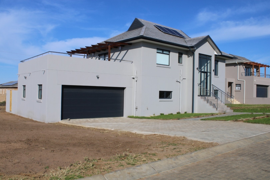 4 Bedroom Property for Sale in Kidds Beach Eastern Cape